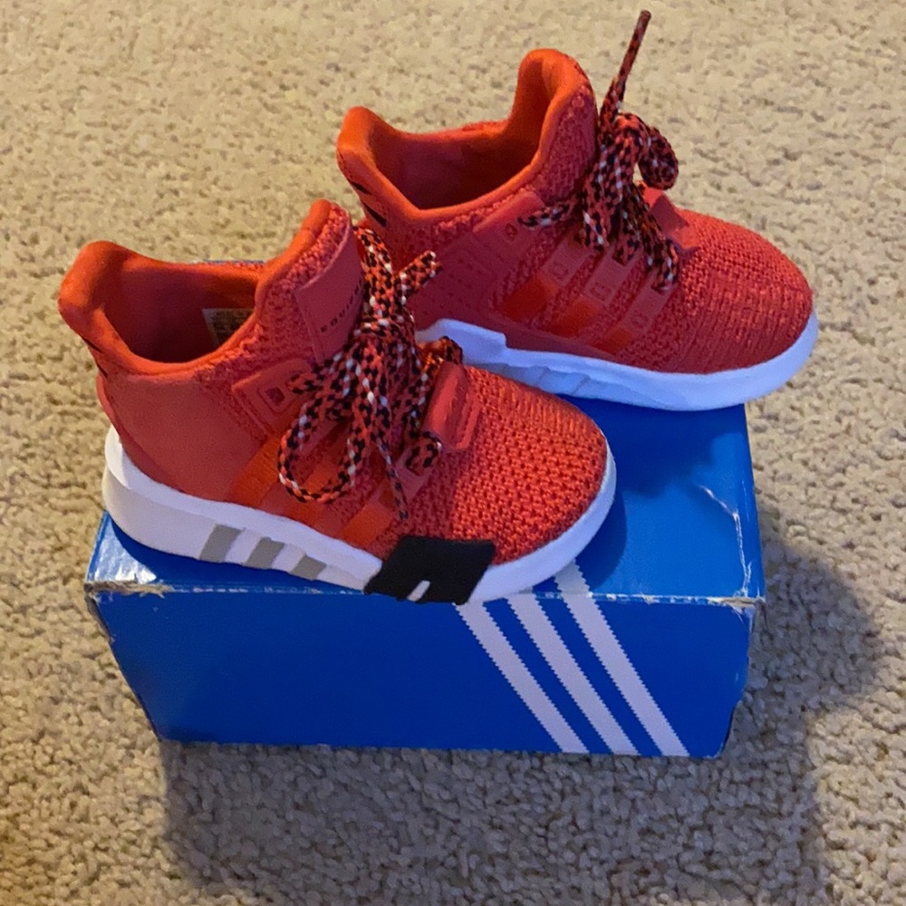 Adidas - Picture 2 of 6